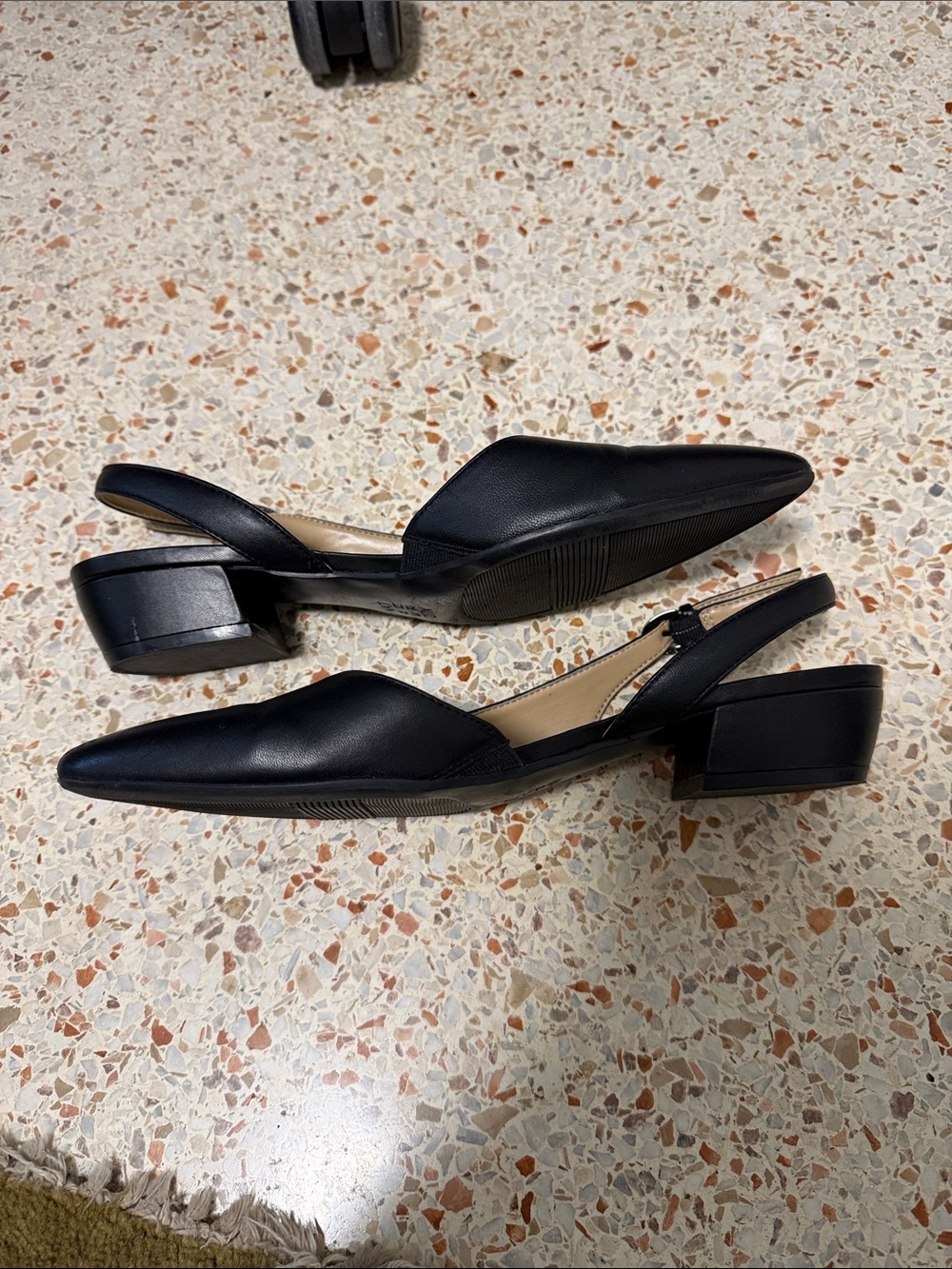 Naturalizer Banks Black Pointed Slingback Flats with Buckle 8.5W - Picture 4 of 5